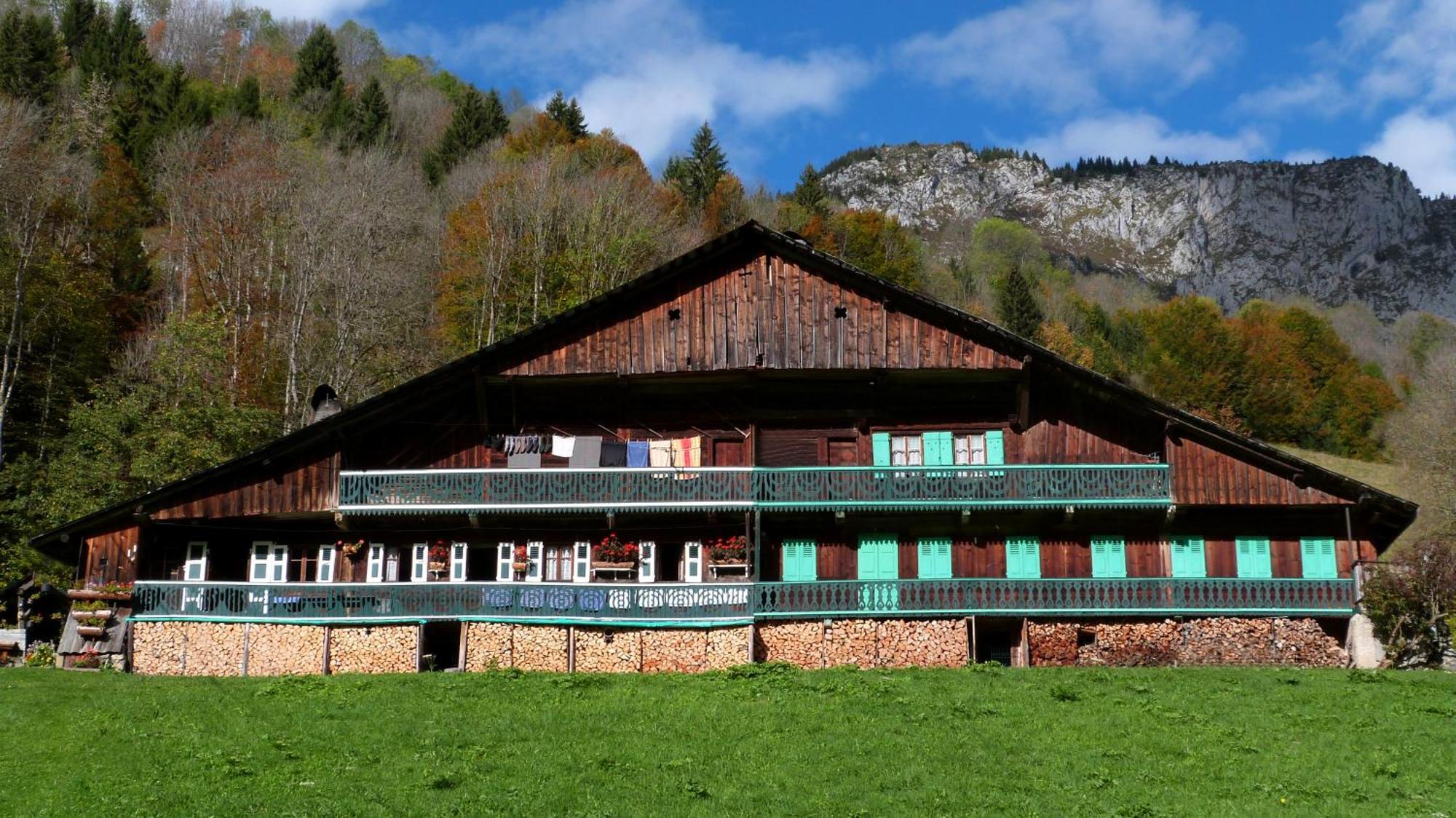 Hotel Plein Soleil Vacheresse Exterior photo